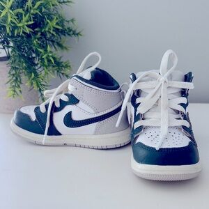 Nike Jordan 1 MID SE Kids' Green and White Sneakers Size 6